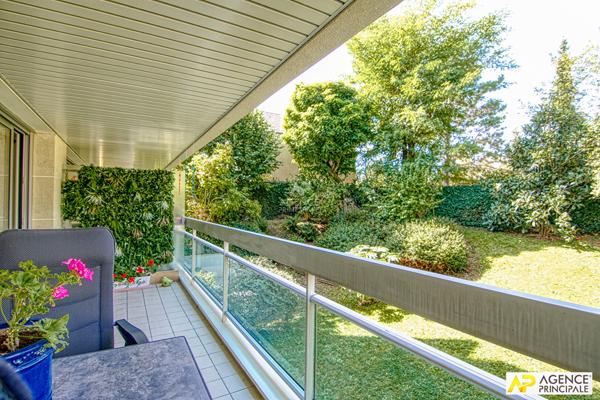 Versailles Ermitage Appartement 3 pièces 78 M² carrez situé au 1er étage avec ascenseur, balcon / terrasse plein sud, 1 place de parking en sous-sol et une cave €670 000 ** - Référence 25416