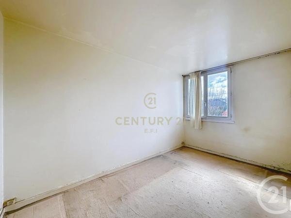 Appartement F4 à vendre  4 pièces - 64,27 m 2   NOISY LE GRAND  - 93