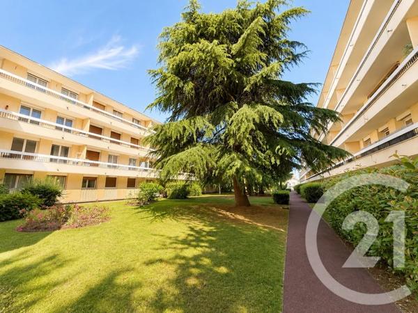 Appartement F4 à vendre  4 pièces - 79,98 m 2   LIVRY GARGAN  - 93