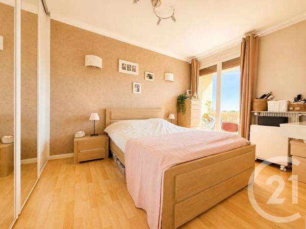 Appartement F4 à vendre  4 pièces - 79,98 m 2   LIVRY GARGAN  - 93