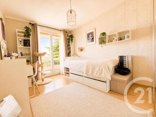 Appartement F4 à vendre  4 pièces - 79,98 m 2   LIVRY GARGAN  - 93