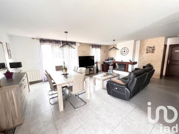 Maison 6 pièces de 104 m² à Mézières-sur-Seine (78970)