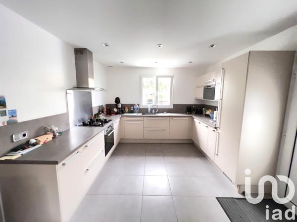 Maison 6 pièces de 104 m² à Mézières-sur-Seine (78970)