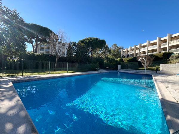 Appartement Antibes 2 pièce(s) 57 m2 + Jardin + box fermé