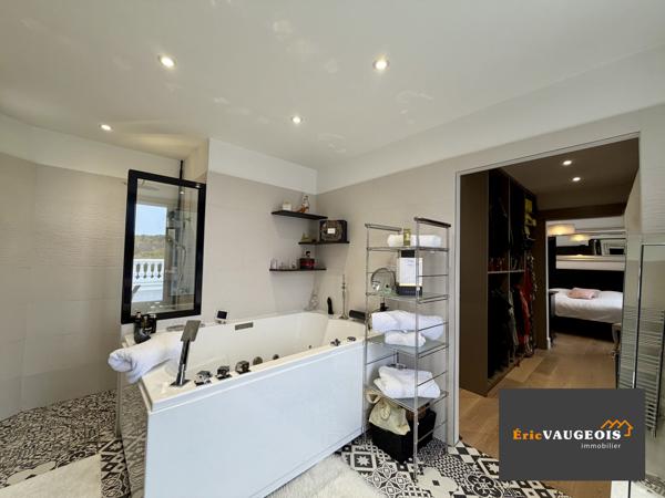 Villiers-sur-Morin (77580) Maison familiale de 230 m², Terrain arboré de plus de 20 000 m² à Villiers-sur-Morin (77580)