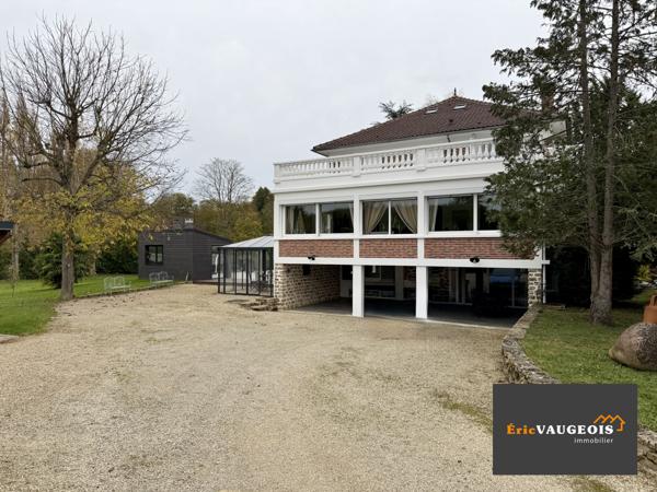 Villiers-sur-Morin (77580) Maison familiale de 230 m², Terrain arboré de plus de 20 000 m² à Villiers-sur-Morin (77580)