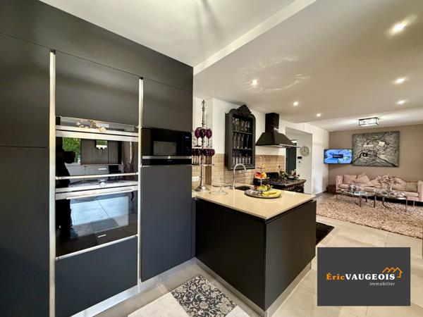 Villiers-sur-Morin (77580) Maison familiale de 230 m², Terrain arboré de plus de 20 000 m² à Villiers-sur-Morin (77580)