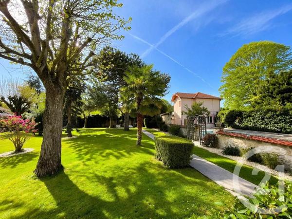 Maison à vendre  8 pièces - 245 m 2   L ISLE ADAM  - 95