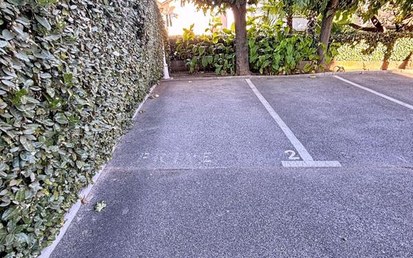 Appartement à vendre    3 pièces • 70,46 m2 Saint-Raphaël