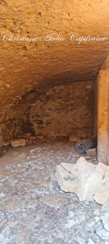 Entre Charolles et Paray le Monial , Maison en pierres de 165 m², avec potentiel de développement, sur terrain de près de 7 000 m²