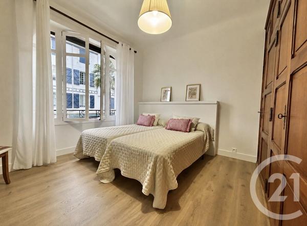 Appartement T3 à vendre  3 pièces - 64,87 m 2   HENDAYE  - 64