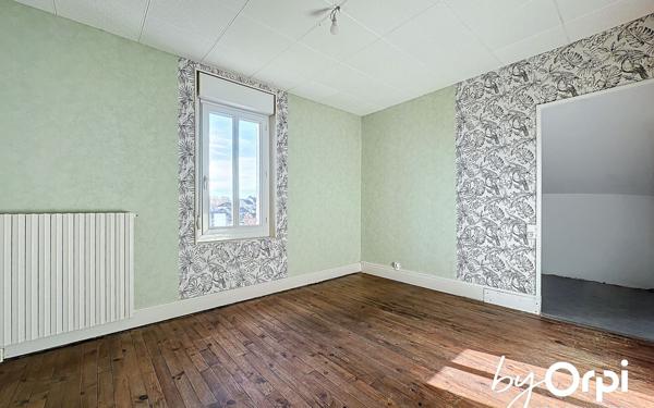 Maison à vendre    4 pièces • 90,30 m2 Saint-Éloy-les-Mines