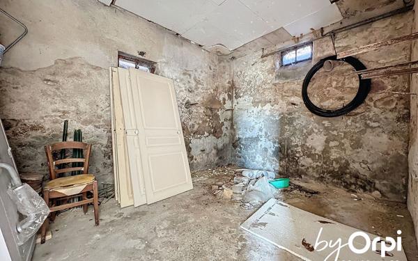 Maison à vendre    4 pièces • 90,30 m2 Saint-Éloy-les-Mines