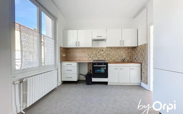 Maison à vendre    4 pièces • 90,30 m2 Saint-Éloy-les-Mines