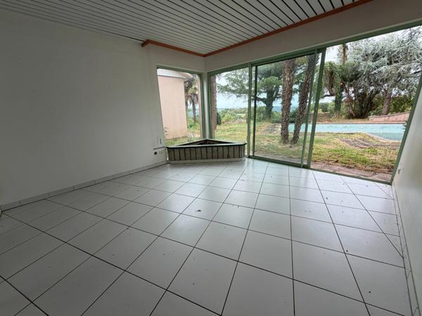 MAISON D'ARCHITECTE 190 M2 - 6 PIECES - PISCINE