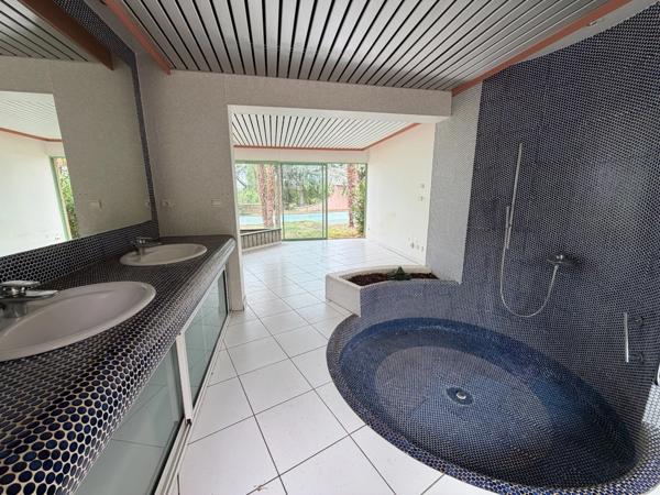 MAISON D'ARCHITECTE 190 M2 - 6 PIECES - PISCINE