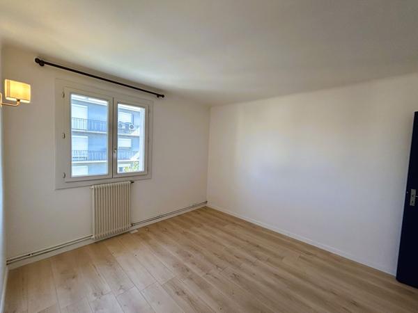 location bel appartement Perpignan 3 pièce(s) 70.31 m2 avec balcon et grenier secteur Torcatis