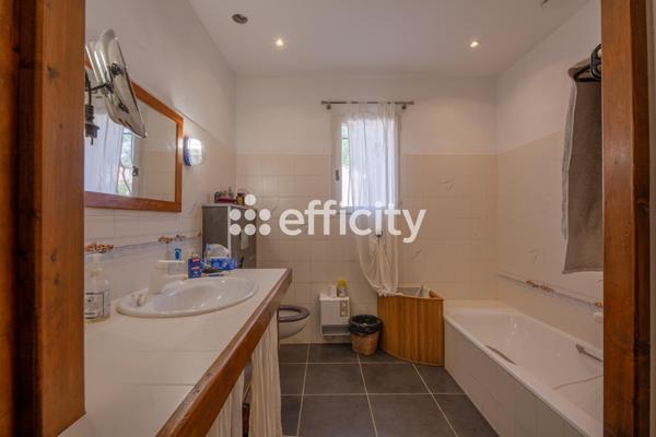 Maison 5 pièces - 141 m² Exclusivité efficity