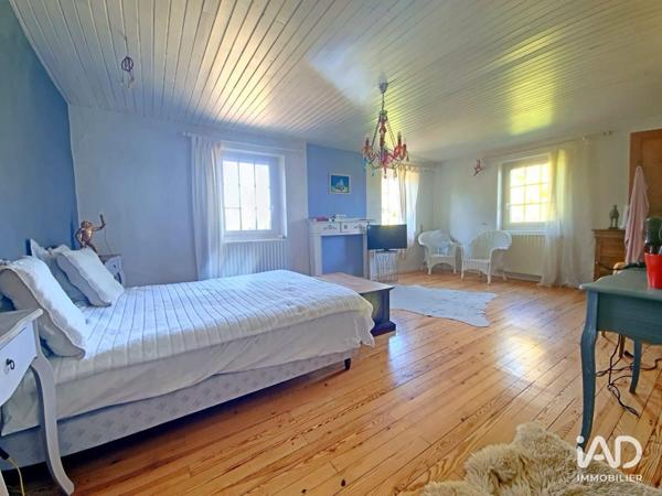 Maison à vendre 6 pièces 235 m² Saint-Romain-Lachalm