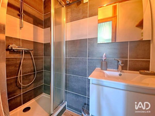 Maison à vendre 6 pièces 235 m² Saint-Romain-Lachalm