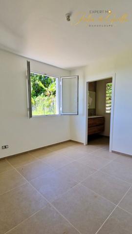 VILLA T5 NEUVE À GOYAVE- VUE MER