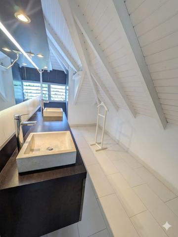 Villa familiale 172 m² Piscine et Bungalow Petit-Bourg