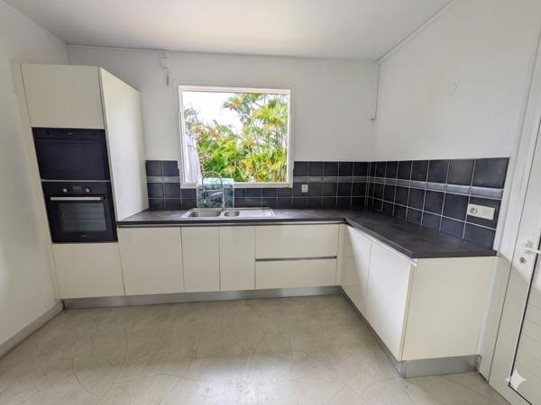 Villa familiale 172 m² Piscine et Bungalow Petit-Bourg