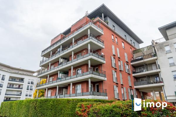 T3 avec terrasse 16 m² et double parking sécurisé