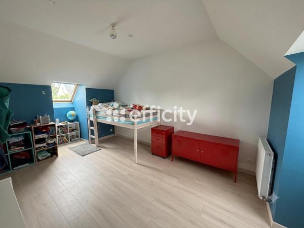 Maison
         6 pièces
        - 161 m² Exclusivité 249 000 € *