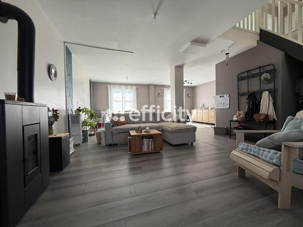 Maison
         6 pièces
        - 161 m² Exclusivité 249 000 € *
