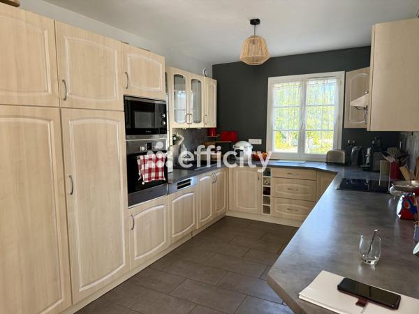 Maison
         6 pièces
        - 161 m² Exclusivité 249 000 € *