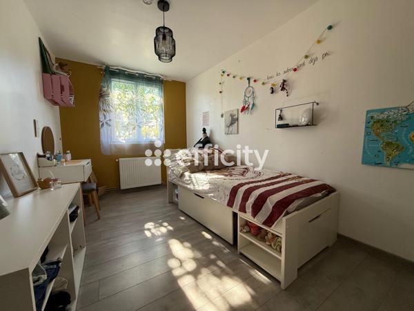 Maison
         6 pièces
        - 161 m² Exclusivité 249 000 € *