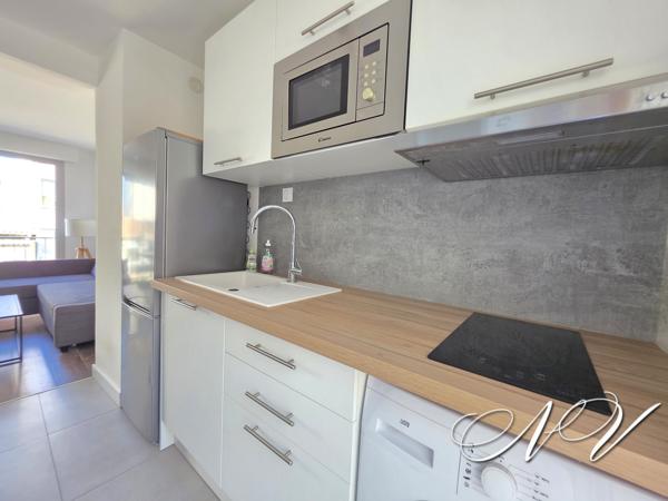 T2 CABINE D'EXCEPTION - ENTIEREMENT RENOVE - VUE LATERALE MER