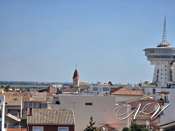 T2 CABINE D'EXCEPTION - ENTIEREMENT RENOVE - VUE LATERALE MER