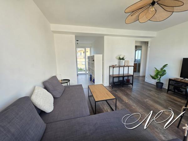 T2 CABINE D'EXCEPTION - ENTIEREMENT RENOVE - VUE LATERALE MER
