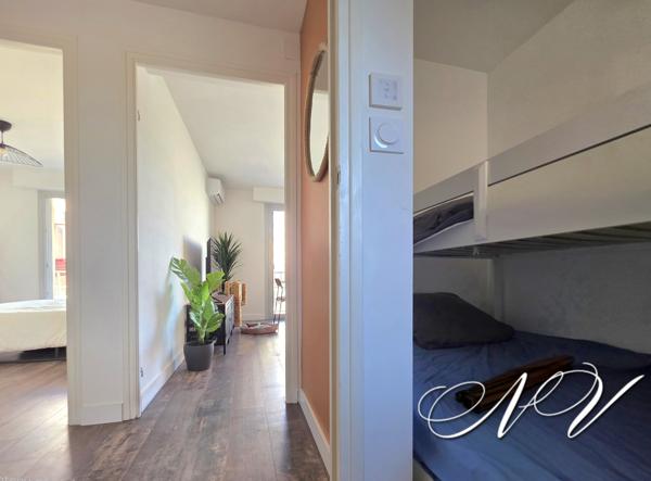 T2 CABINE D'EXCEPTION - ENTIEREMENT RENOVE - VUE LATERALE MER