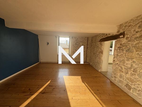 VARCES - CHARMANTE MAISON - 2 CHAMBRES - JOLI JARDIN | Premium Immobilier