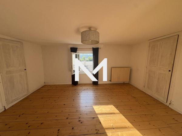 VARCES - CHARMANTE MAISON - 2 CHAMBRES - JOLI JARDIN | Premium Immobilier
