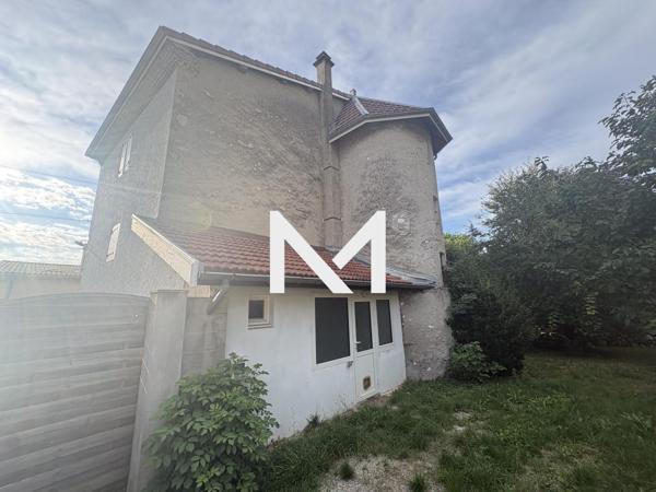 VARCES - CHARMANTE MAISON - 2 CHAMBRES - JOLI JARDIN | Premium Immobilier