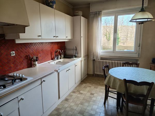 Maison
                                                                                                                                                                                                                                                                                                                        6 pièce(s)                                                                                                                                                                                                          3 chambre(s)                                                                                                                                                                                                          141  m²