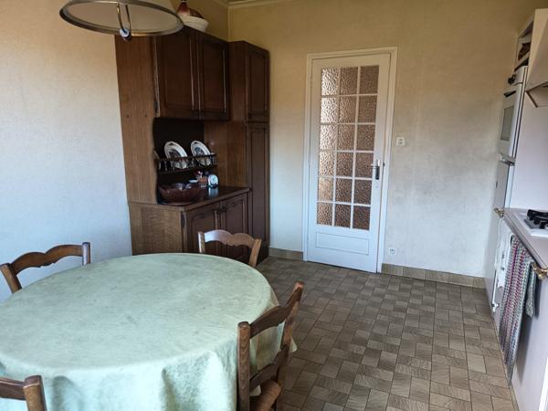 Maison
                                                                                                                                                                                                                                                                                                                        6 pièce(s)                                                                                                                                                                                                          3 chambre(s)                                                                                                                                                                                                          141  m²