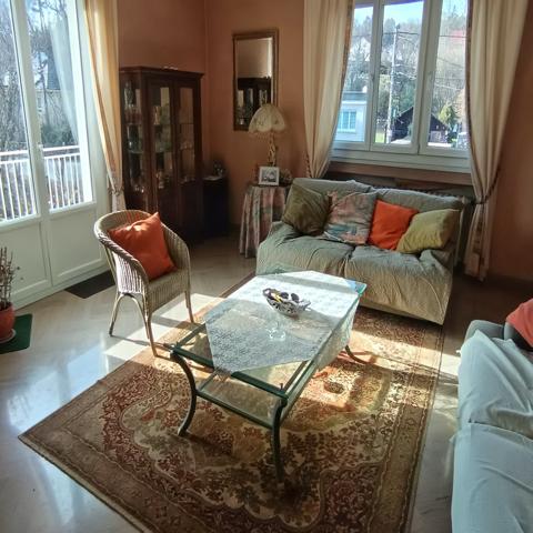 Maison
                                                                                                                                                                                                                                                                                                                        6 pièce(s)                                                                                                                                                                                                          3 chambre(s)                                                                                                                                                                                                          141  m²