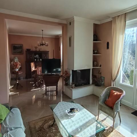 Maison
                                                                                                                                                                                                                                                                                                                        6 pièce(s)                                                                                                                                                                                                          3 chambre(s)                                                                                                                                                                                                          141  m²