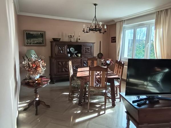 Maison
                                                                                                                                                                                                                                                                                                                        6 pièce(s)                                                                                                                                                                                                          3 chambre(s)                                                                                                                                                                                                          141  m²
