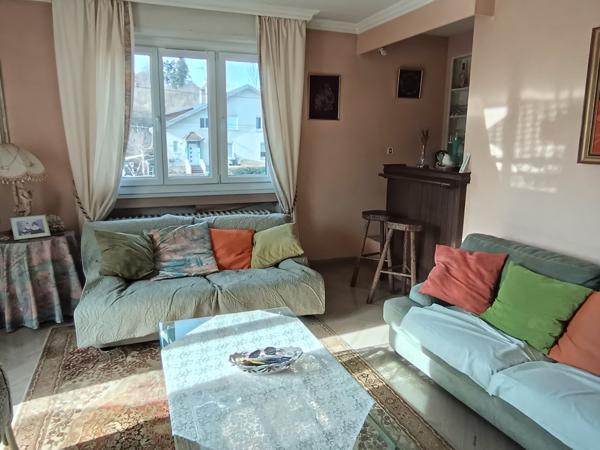 Maison
                                                                                                                                                                                                                                                                                                                        6 pièce(s)                                                                                                                                                                                                          3 chambre(s)                                                                                                                                                                                                          141  m²