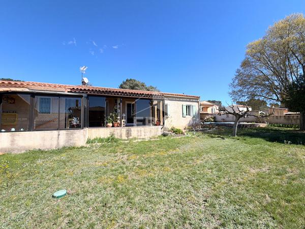 À VENDRE  84530 VILLELAURE MAISON PLAIN-PIED TYPE 6 PIECES D'ENVIRON 170M² AVEC GARAGE, JARDIN ET PISCINE