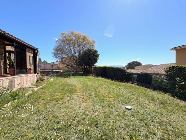 À VENDRE  84530 VILLELAURE MAISON PLAIN-PIED TYPE 6 PIECES D'ENVIRON 170M² AVEC GARAGE, JARDIN ET PISCINE