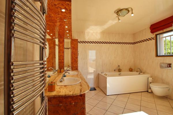 Propriété à vendre à BOUZIGUES (34), proche Sète