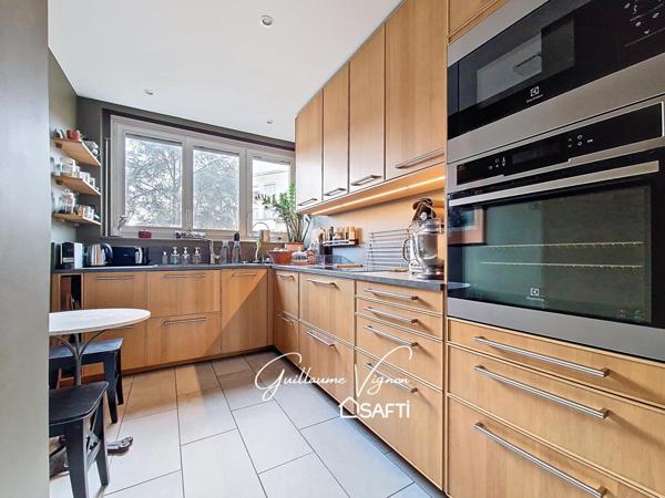 Joli T4 dans immeuble Art Déco secteur Saint Louis