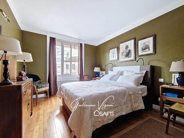 Joli T4 dans immeuble Art Déco secteur Saint Louis